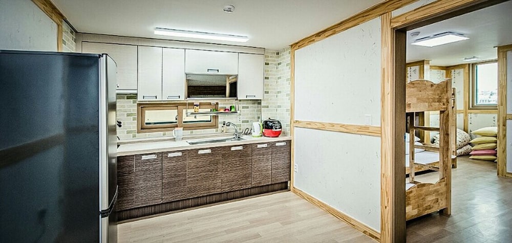 Family Room, Kitchen photo 1