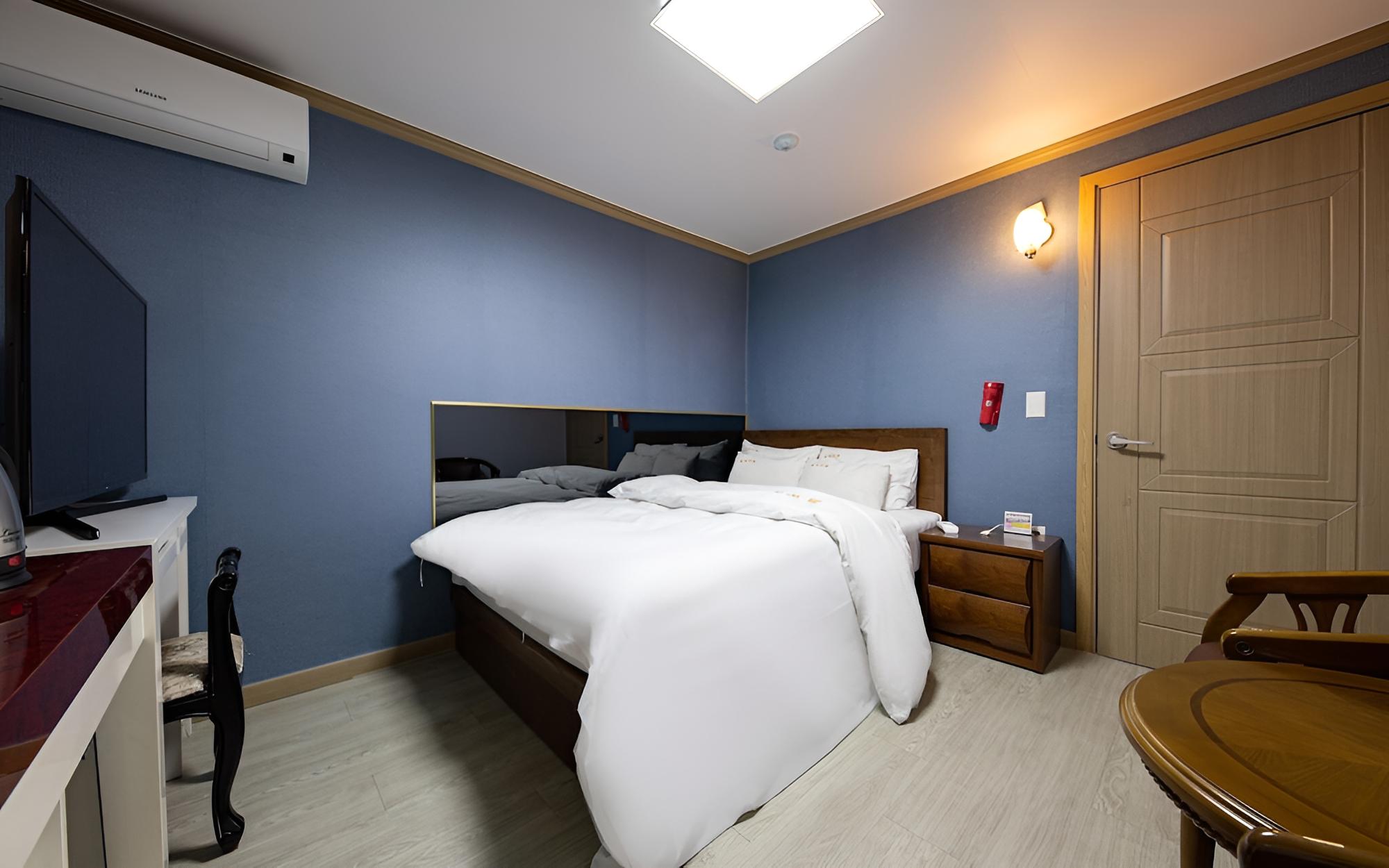 Room (General room) - Photo 2