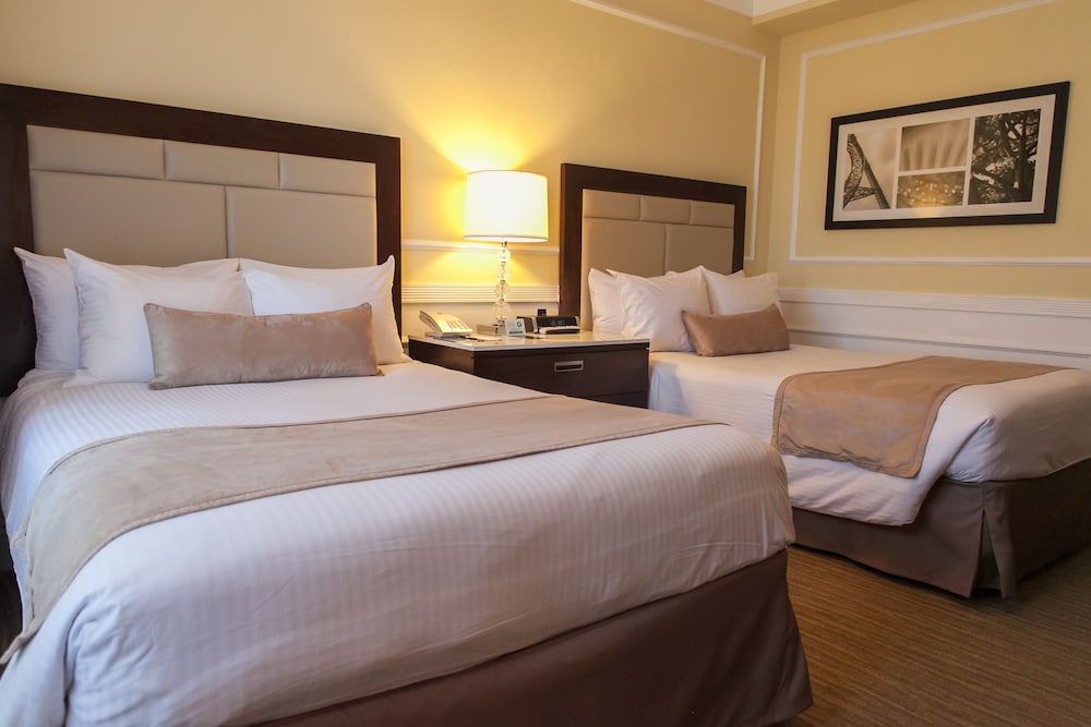 Deluxe Room, 2 Double Beds - Photo 1