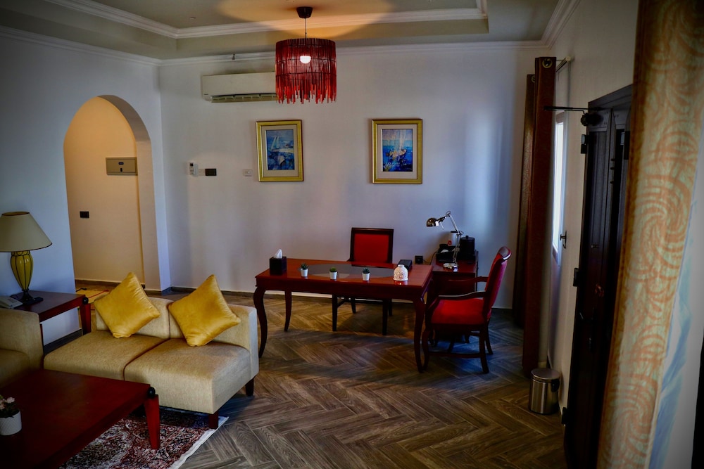 Suite with Private Pool - Photo 2
