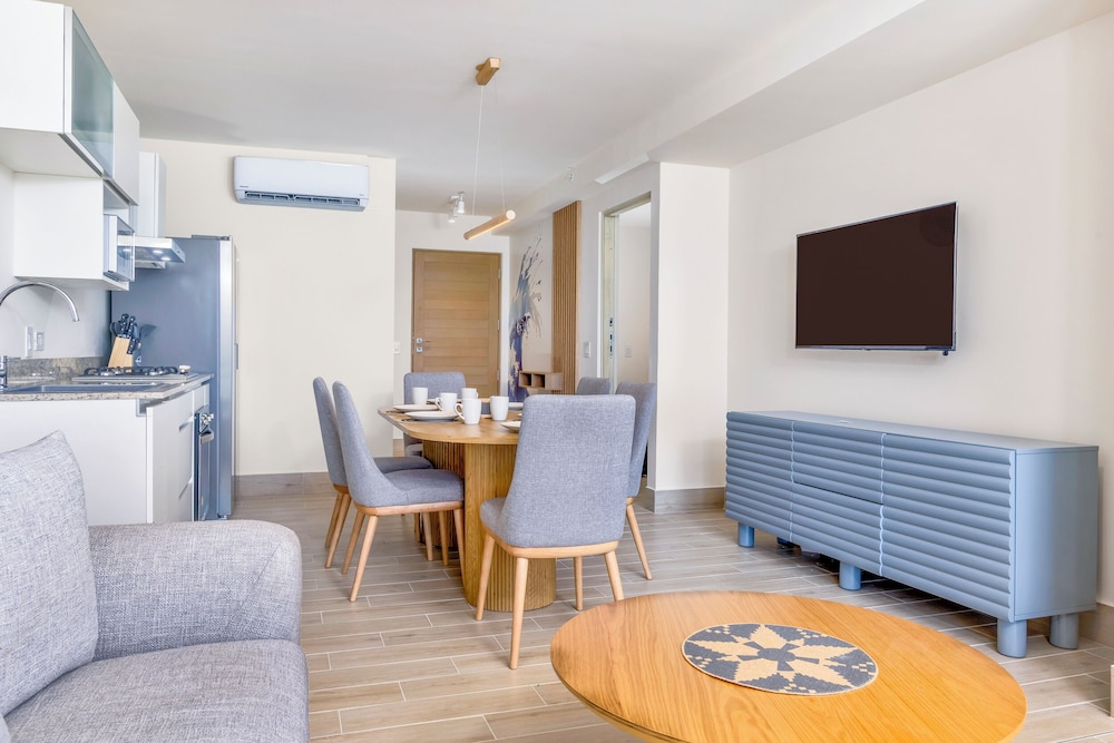 Luxury Apartment photo 2