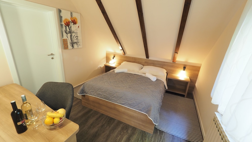 Standard Double Room, Garden View