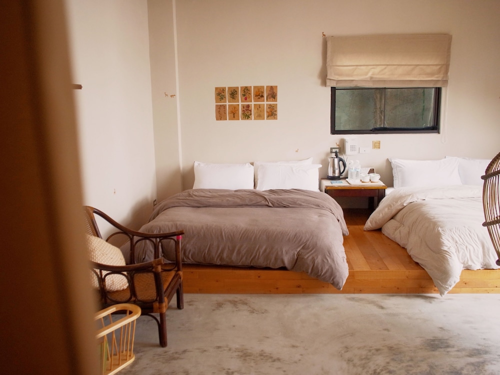 Deluxe Quadruple Room, 2 Double Beds, Balcony, Mountain View (Room Apr.) photo 2