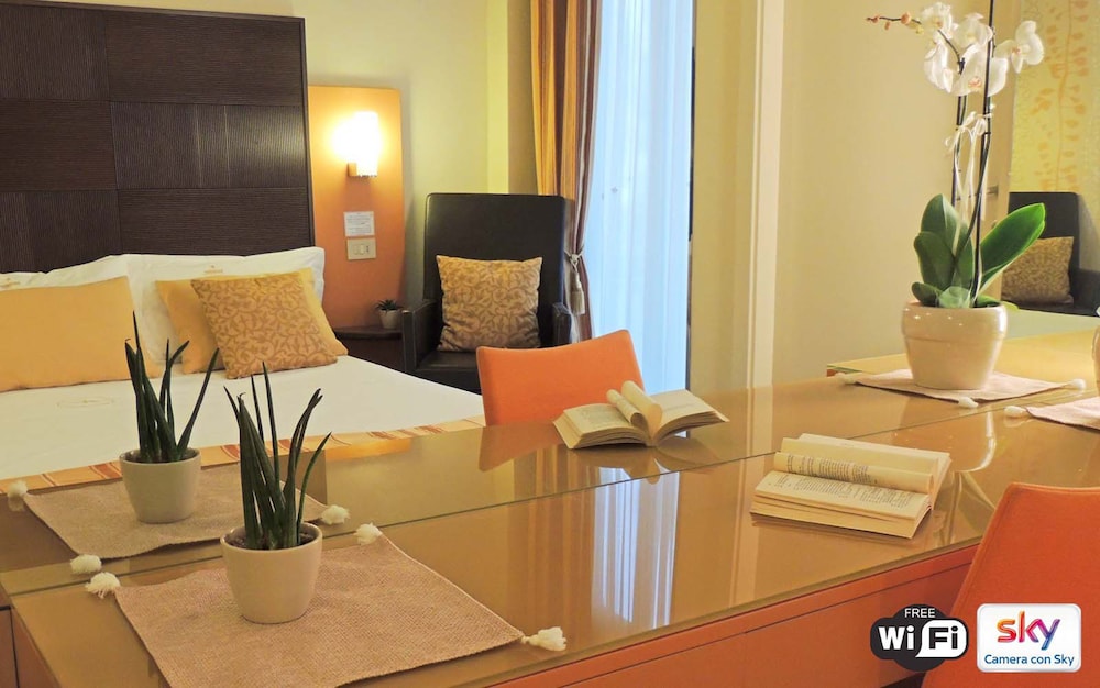 Suite, Connecting Rooms