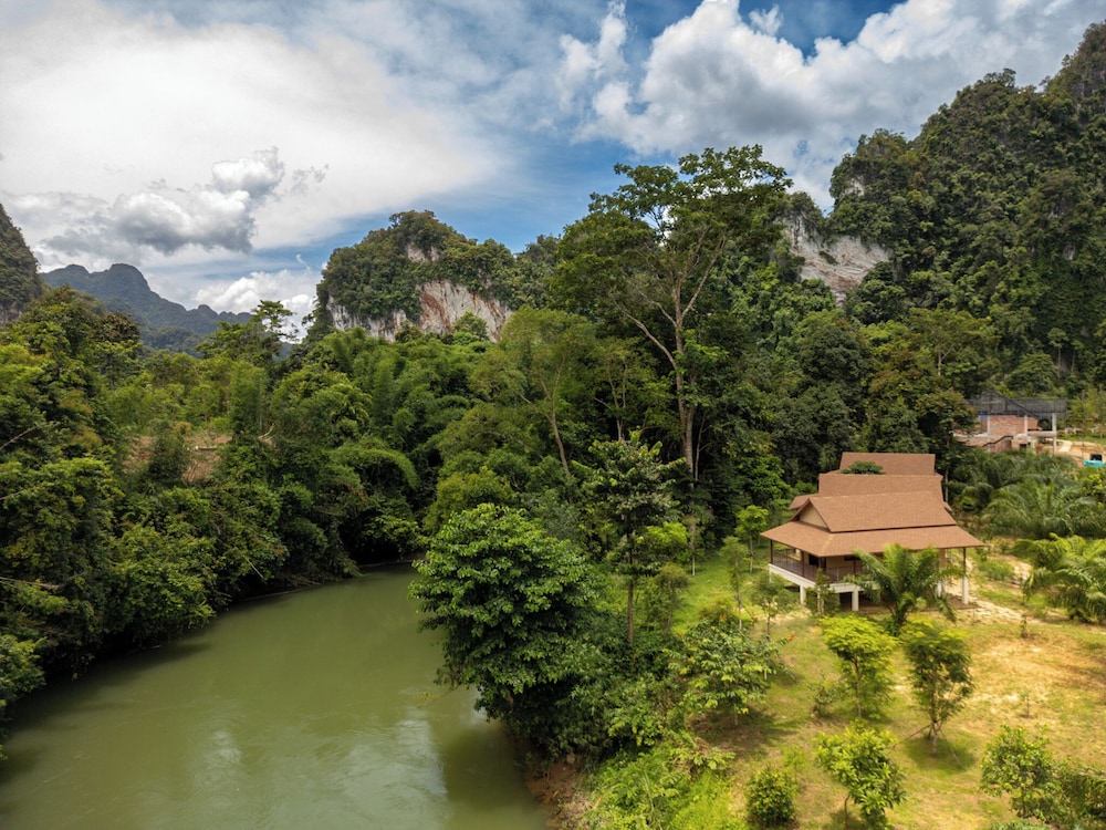 Superior Double or Twin Room, River View