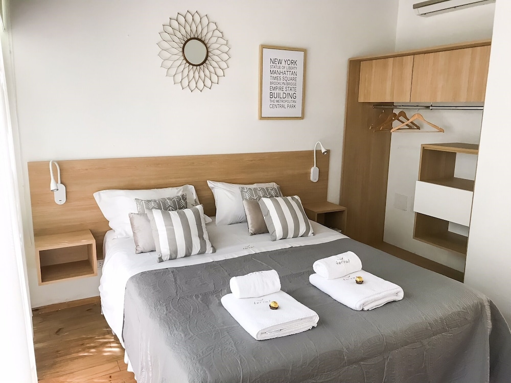 Grand Apartment, 1 Queen Bed with Sofa bed, Private Bathroom, Garden Area photo 1