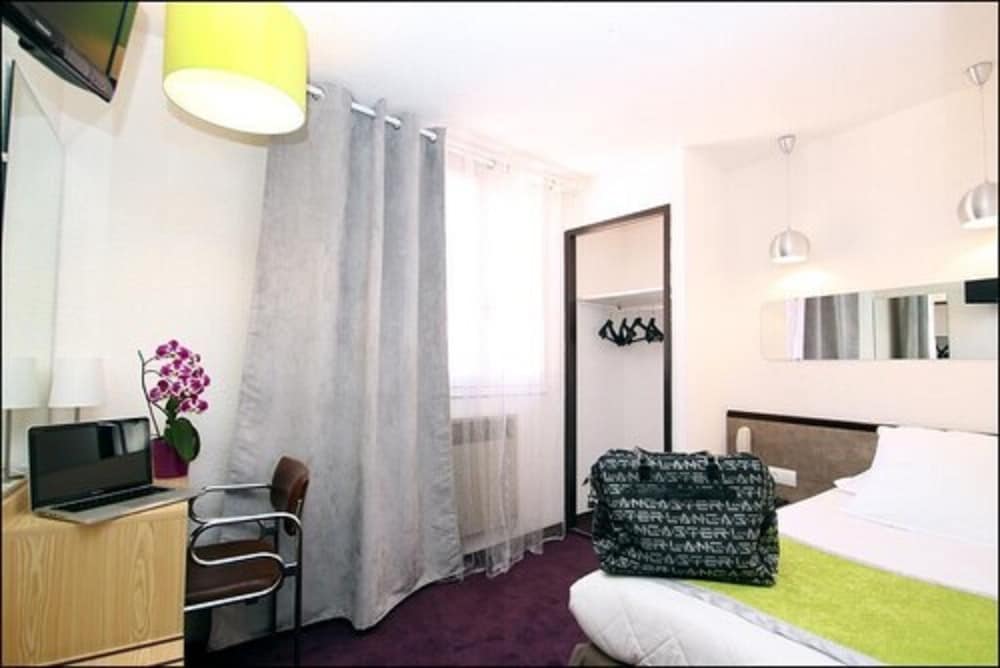 Double Room - Photo 7