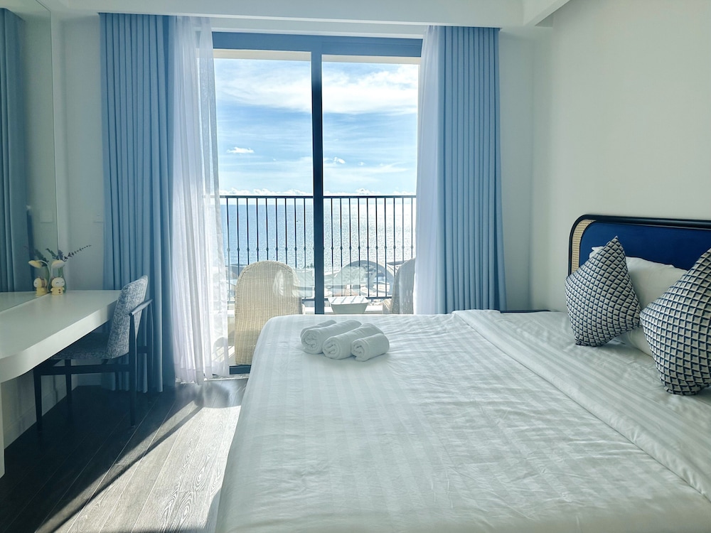 Standard Apartment, 1 King Bed, Ocean View