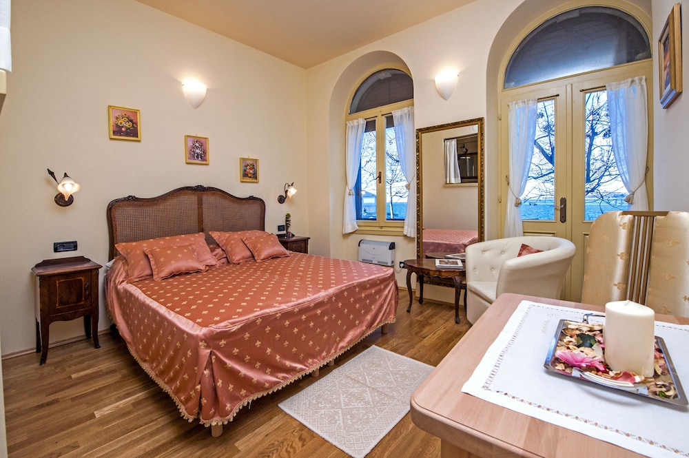 Deluxe Studio, Balcony, Sea Facing