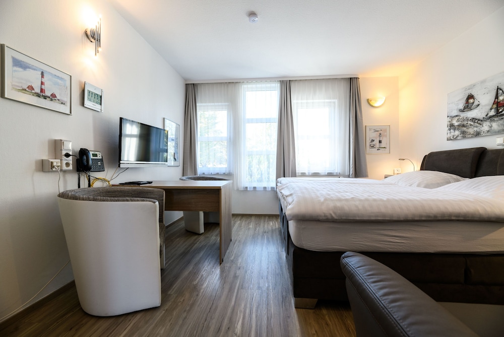 Deluxe Double Room, Private Bathroom photo 2