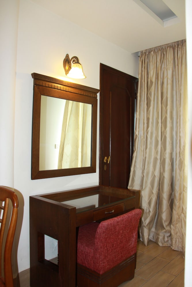 Luxury Double or Twin Room photo 2
