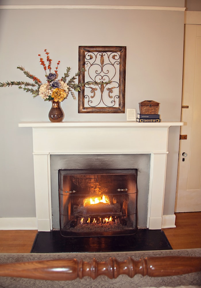 The Mary Rutherford Room photo 3