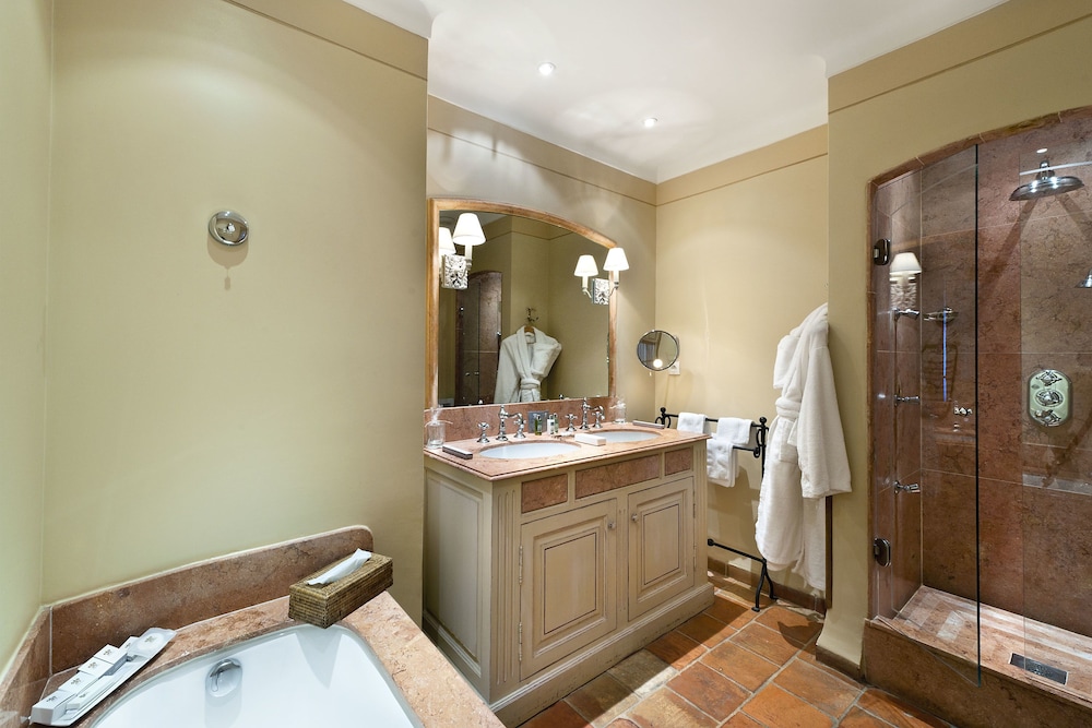 Deluxe Room, 1 Double or 2 Twin Beds photo 2