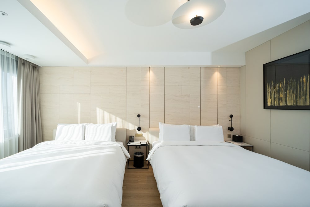 Deluxe Family Double Room - Photo 2