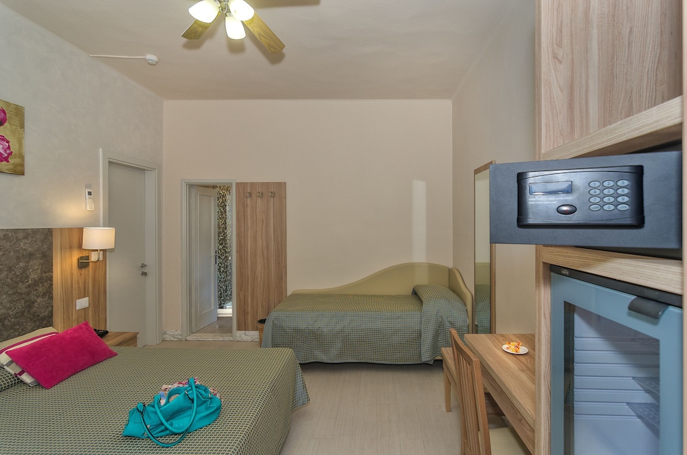 Triple Room photo 2