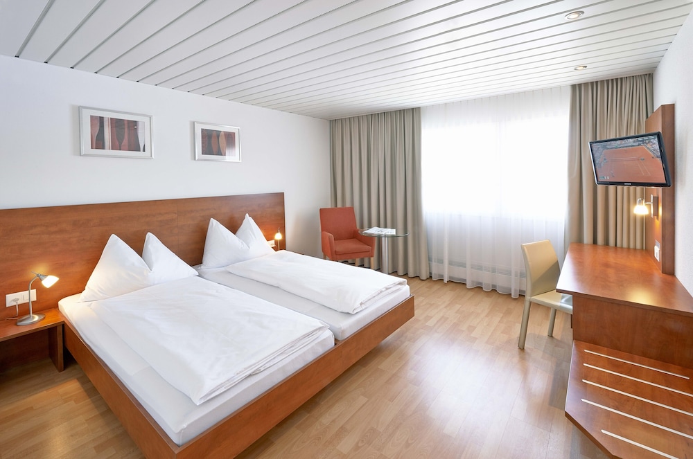Standard Double or Twin Room photo 1