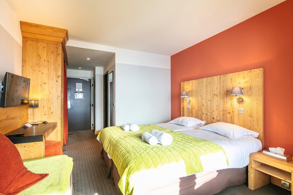 Classic Triple Room, Balcony, Mountain View photo 3
