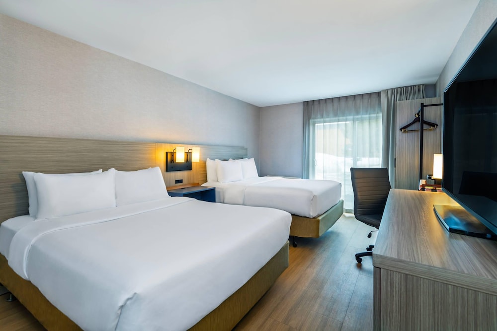 Room, 2 Queen Beds, Non Smoking - Photo 1