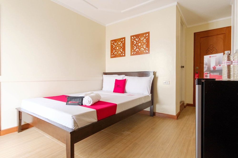 Double Room (Reddoorz) - Photo 1