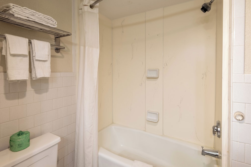 Deluxe Double Room - Photo 7