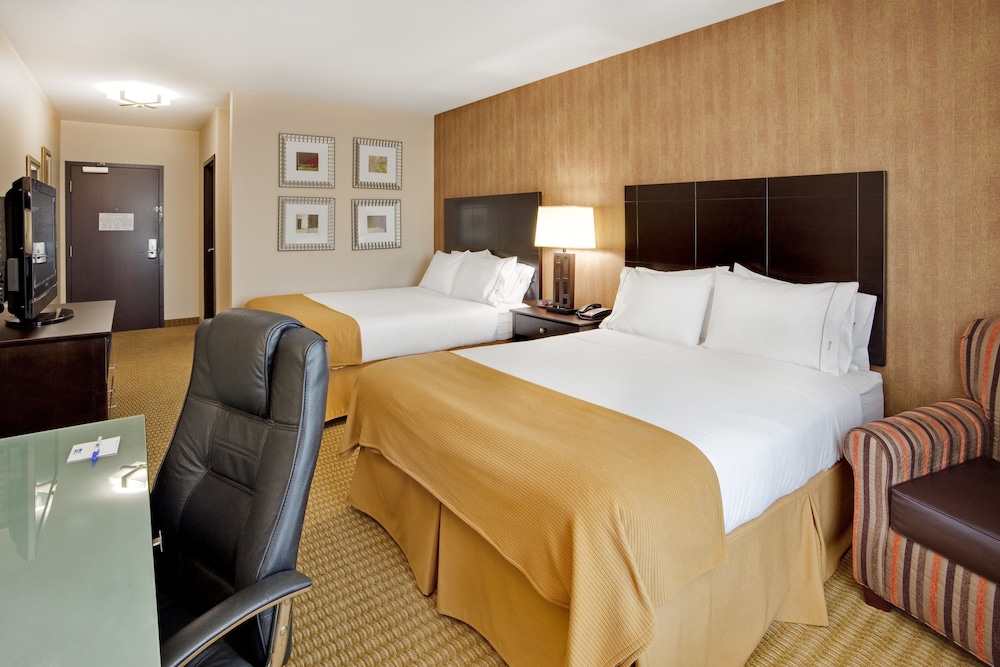 Standard Room, 2 Queen Beds, Accessible (Mobility, Roll-In Shower) - Photo 1