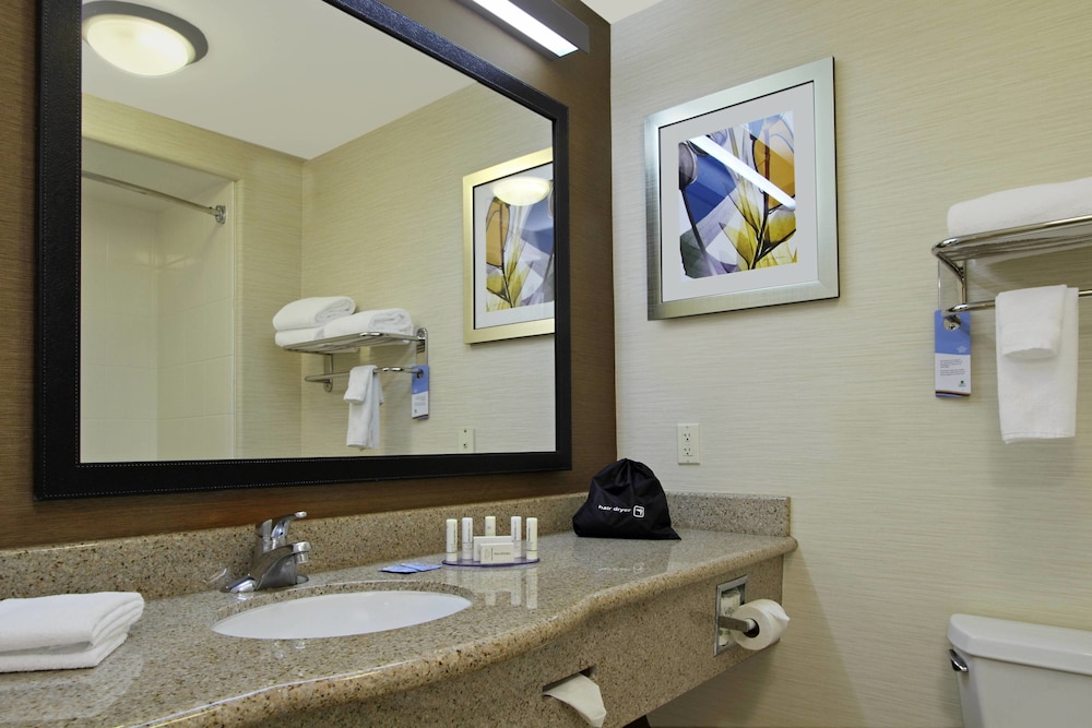 Standard Room, Multiple Beds - Photo 6
