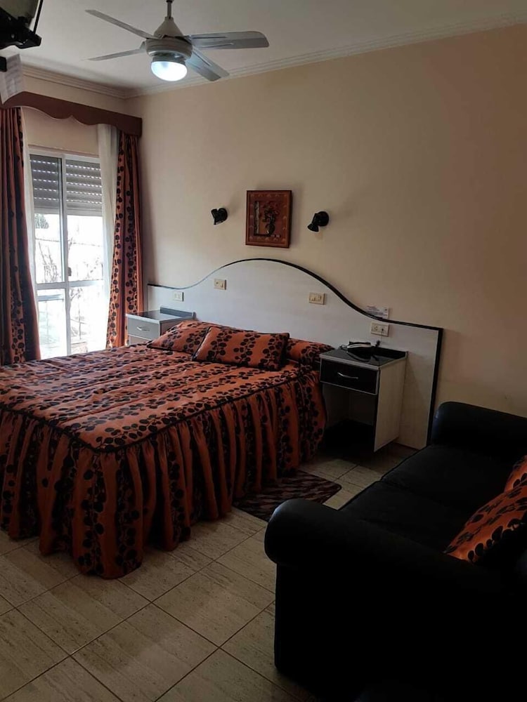 Triple Room, 3 Twin Beds, Private Bathroom photo 2