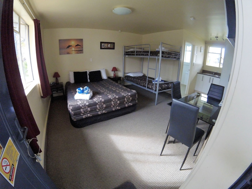 Studio Unit 8