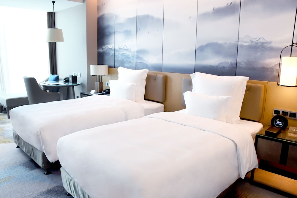 Superior Room, 2 Twin Beds, Club Lounge Access (Superior)