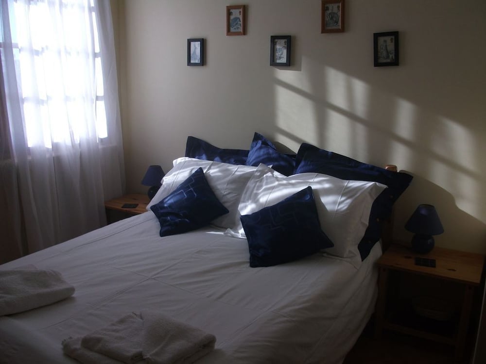 Room, 2 Bedrooms, Garden View photo 1