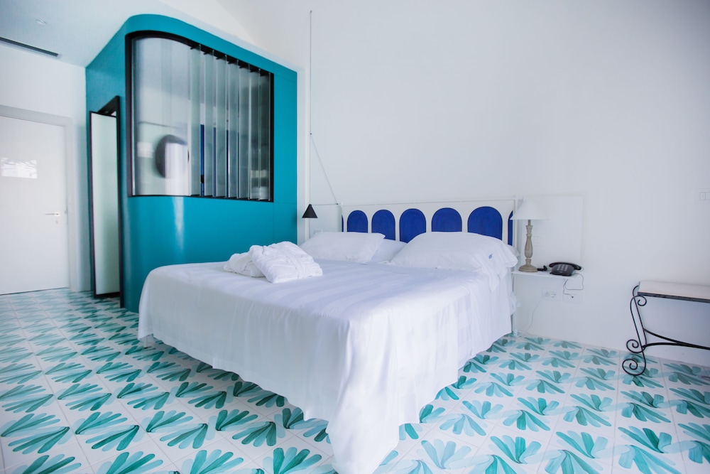 Deluxe Double Room - Photo 5