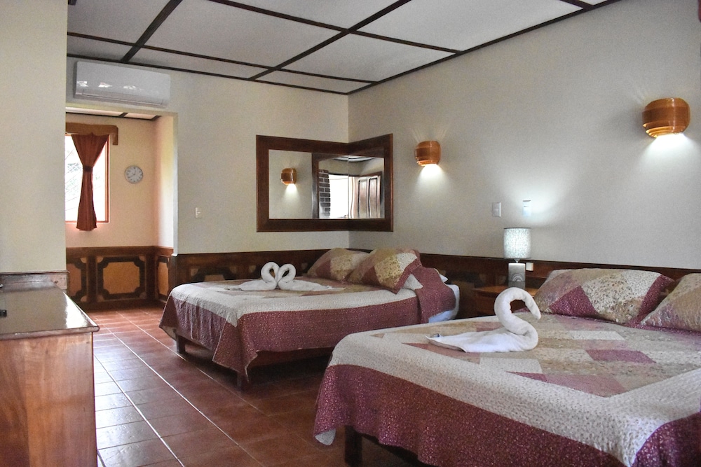 Standard Family Room - Photo 7