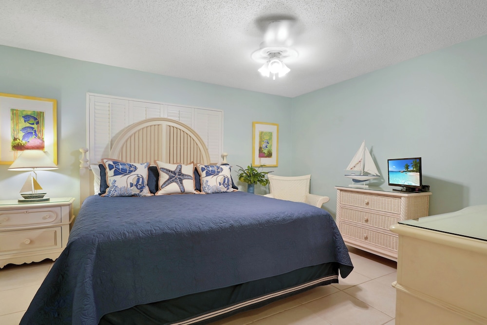 Condo 5, 2 Bedrooms, Ocean View photo 2