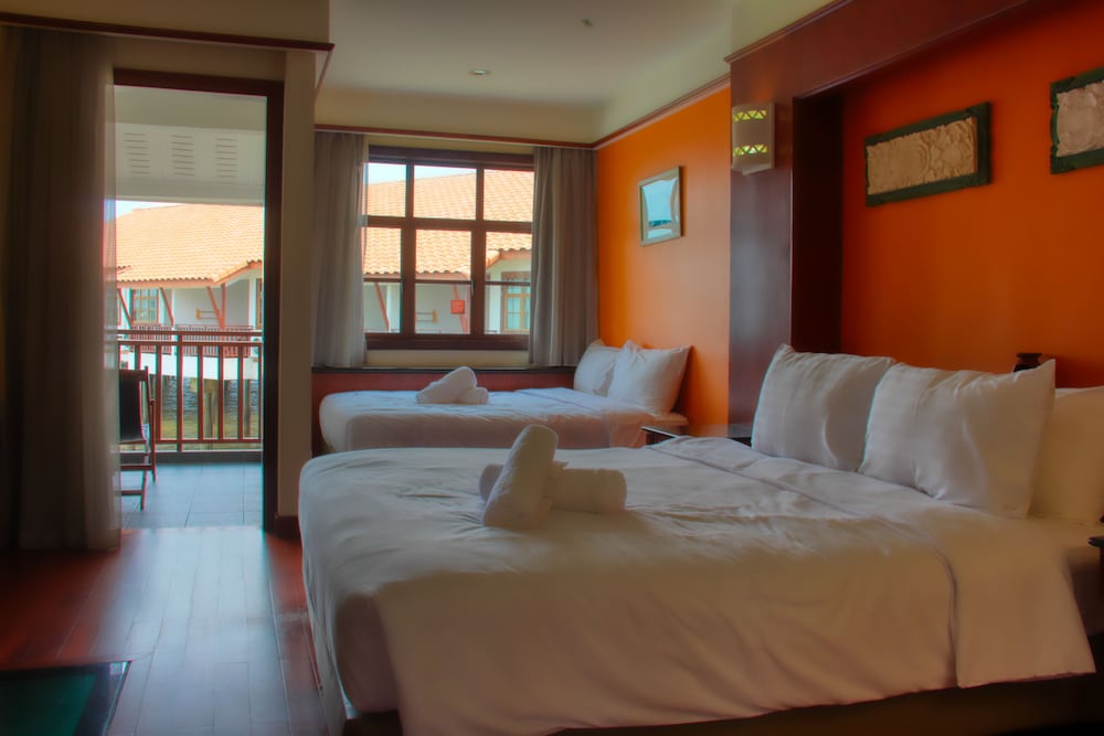 Premium Water Chalet photo 1