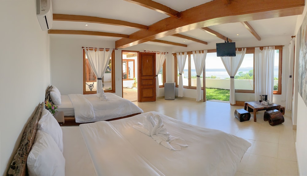 Superior Suite, 2 Queen Beds, Ocean View