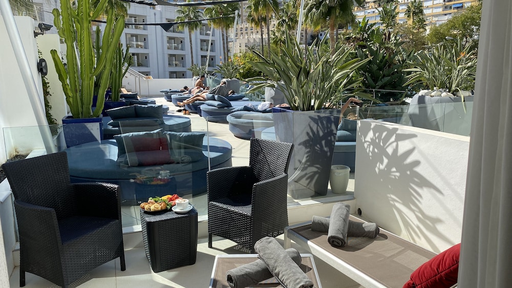 Superior Double or Twin Room, Terrace, Pool View - Photo 7