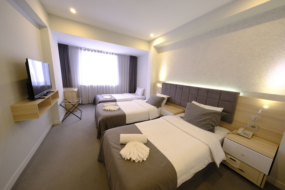 Deluxe Triple Room photo 1
