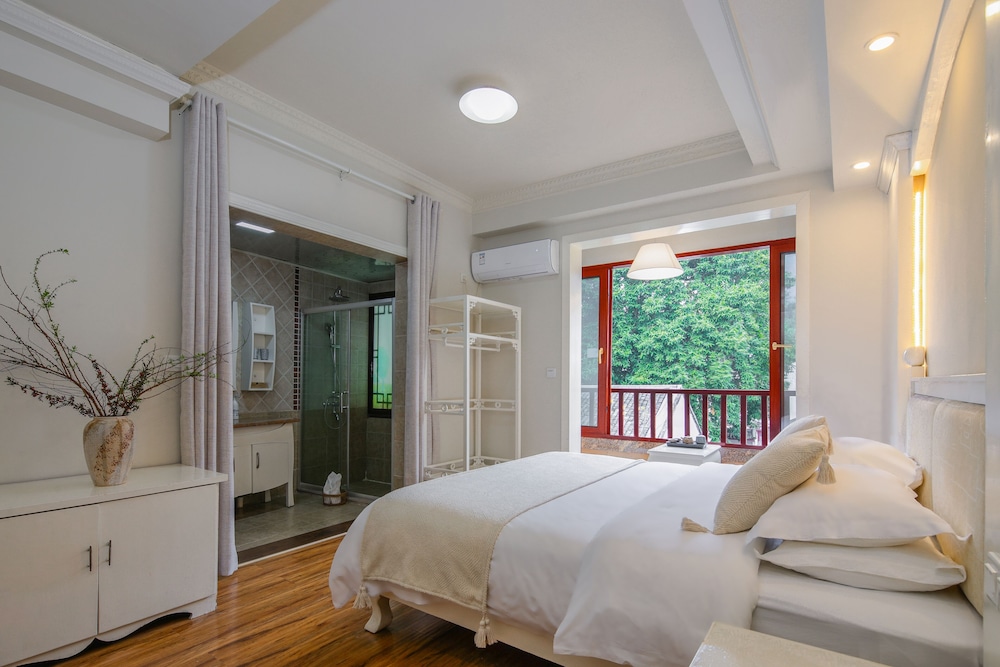 Double Room, Mountain View
