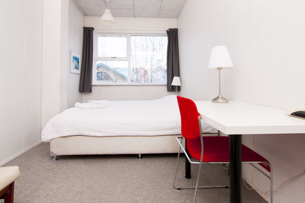 Standard Double Room, 1 Queen Bed, Shared Bathroom, City View photo 2