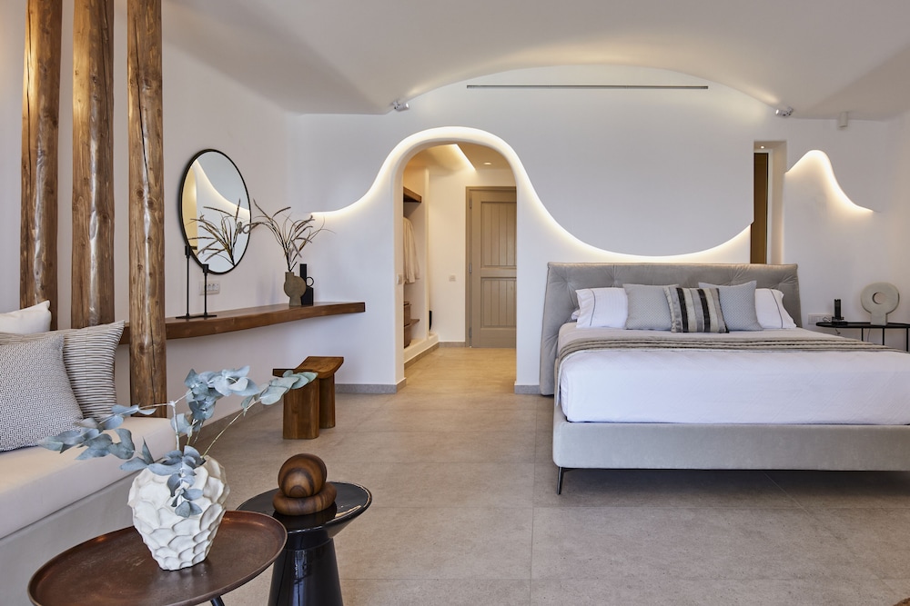Signature Suite with Absolute-Infinity Heated Private Pool
