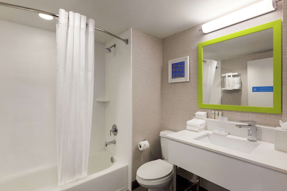 Standard Room, 2 Double Beds - Photo 4