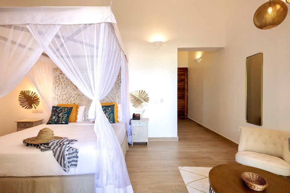 Deluxe Room, Ocean View - Photo 9