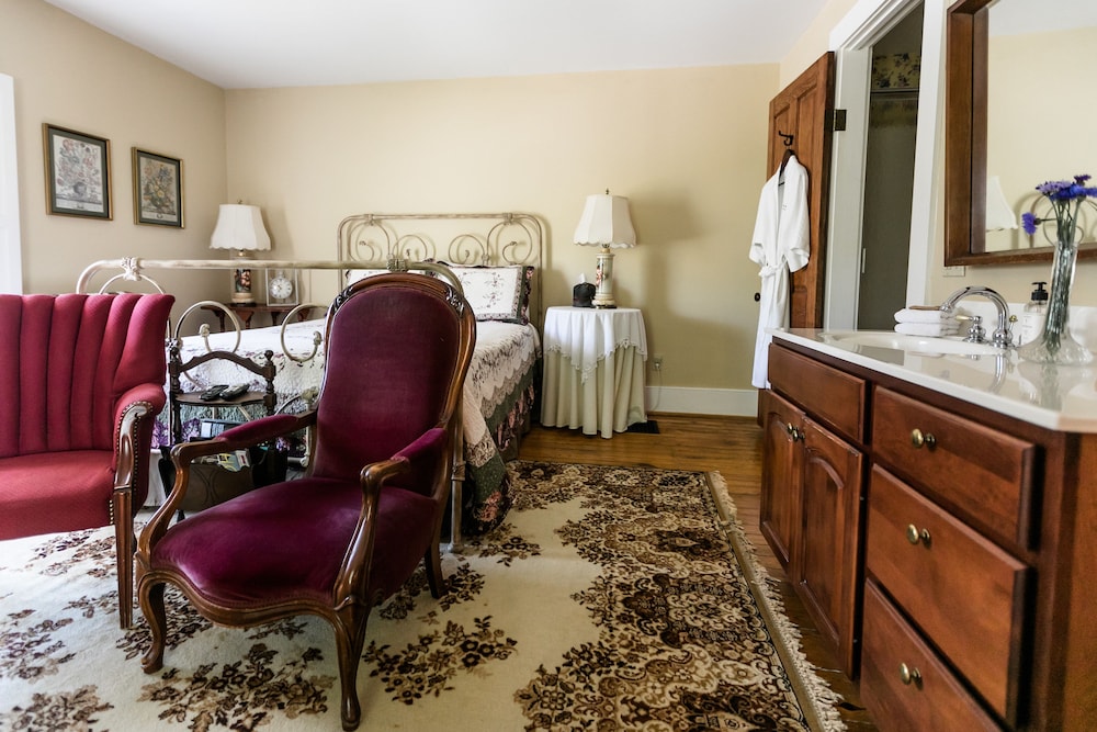 Abbitt Room photo 2
