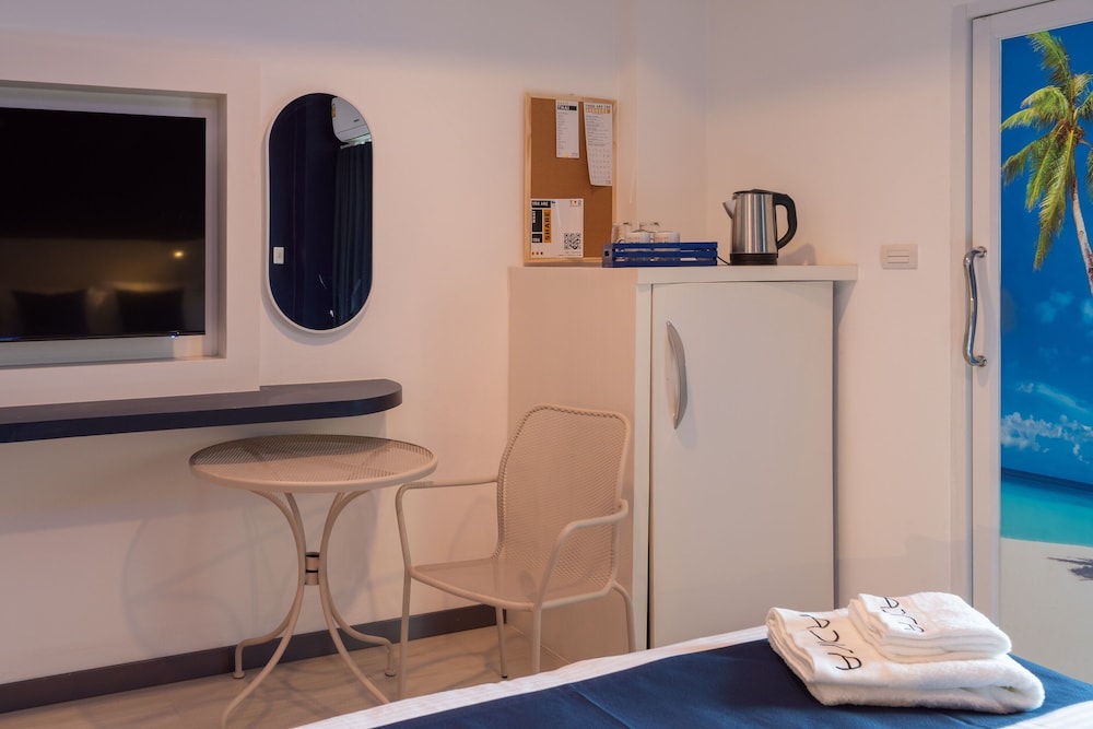Premier Twin Room - Photo 5