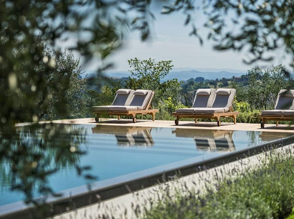 Villa photo 3