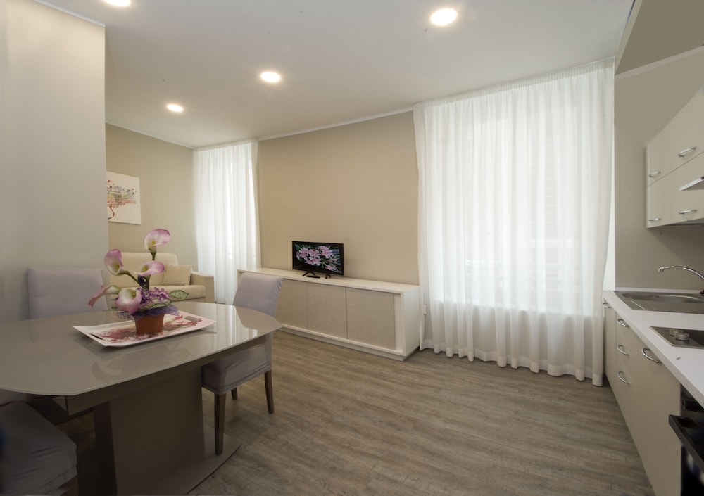 Traditional Suite - Photo 1