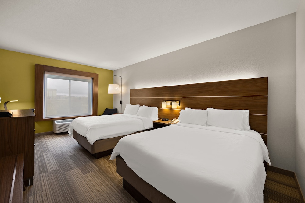 Standard Room, 2 Queen Beds, Accessible (Mobility, Roll-In Shower)