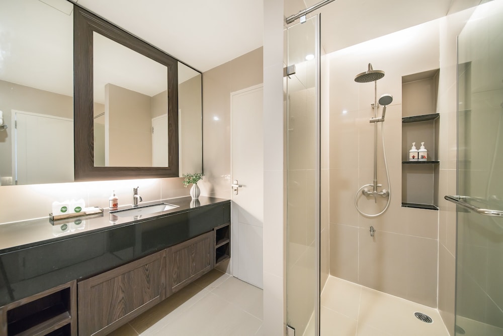 Family Suite Two Bedroom with Kitchenette - Photo 21