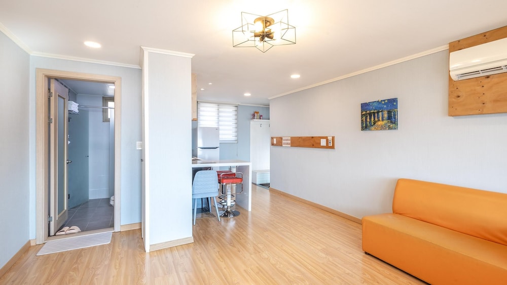 Basic Room, 1 Bedroom (sky) photo 2