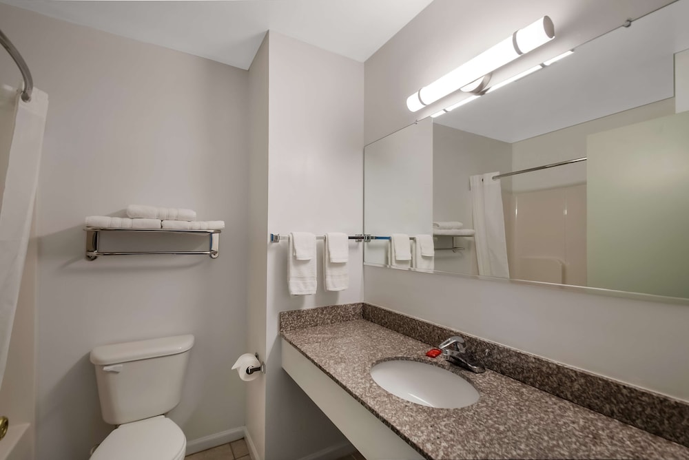 Suite, 1 King Bed, Non Smoking, Refrigerator & Microwave